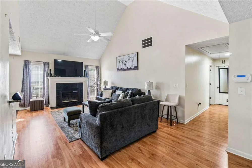 242 Birch CIR Riverdale, GA 30274