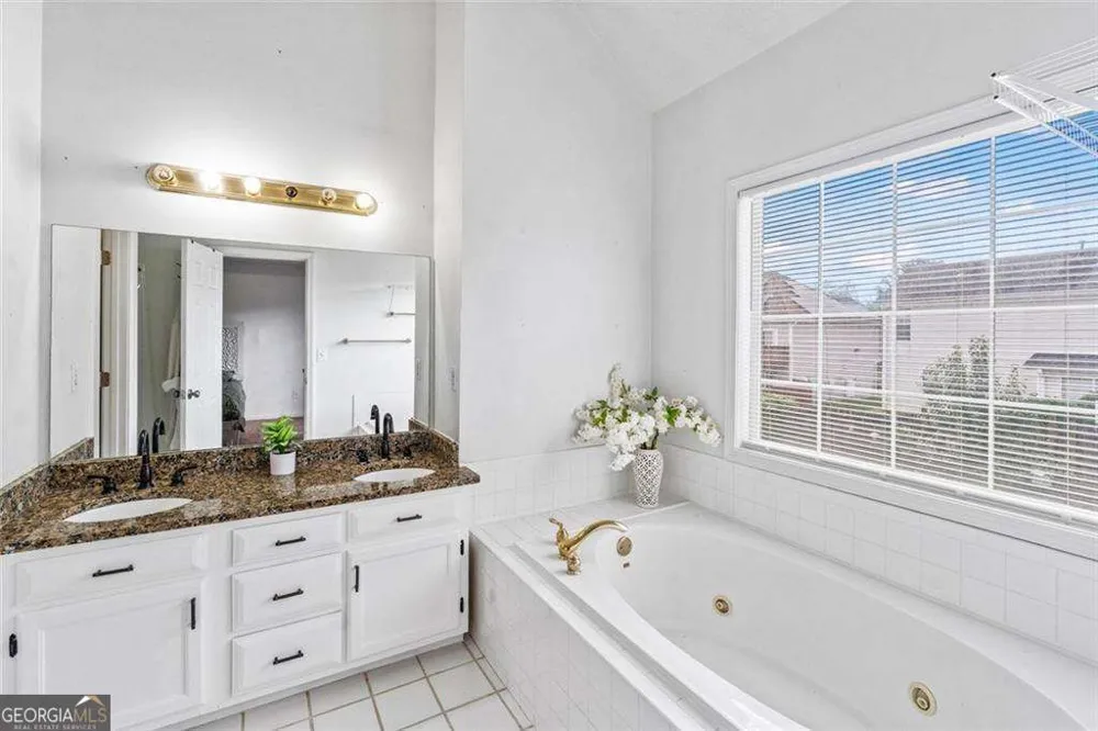 242 Birch CIR Riverdale, GA 30274