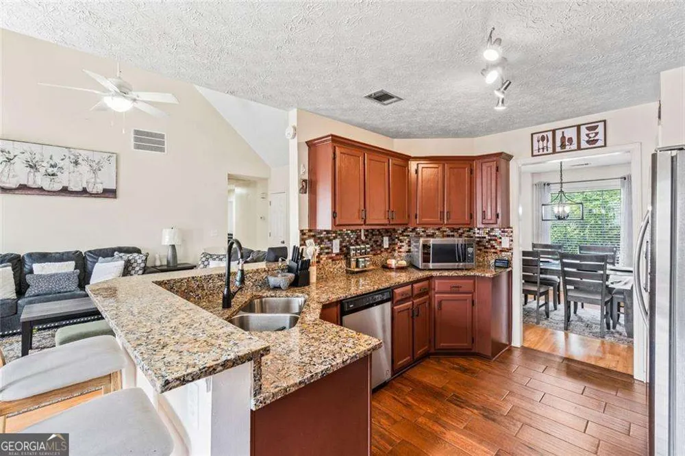 242 Birch CIR Riverdale, GA 30274