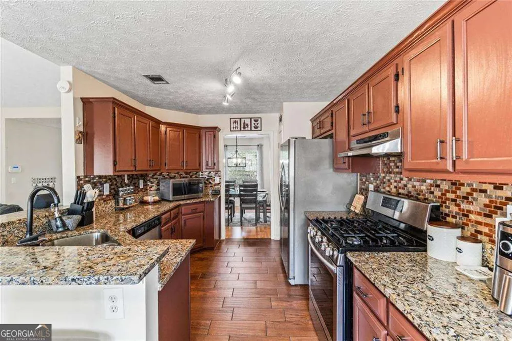 242 Birch CIR Riverdale, GA 30274
