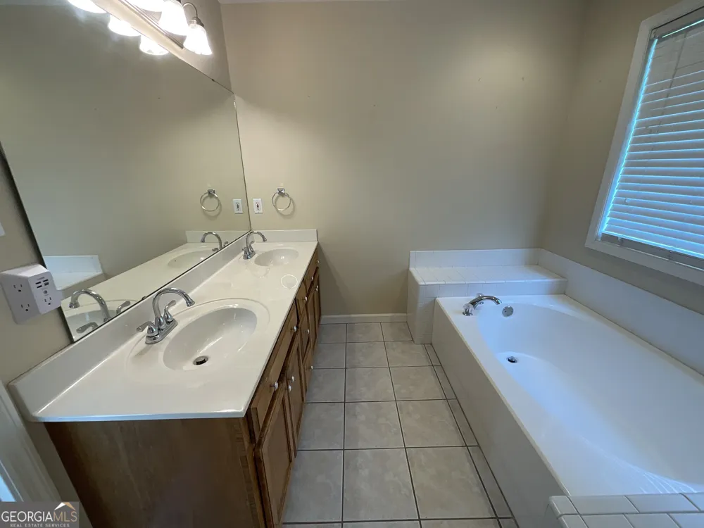 4204 Bridle TRL Valdosta, GA 31605