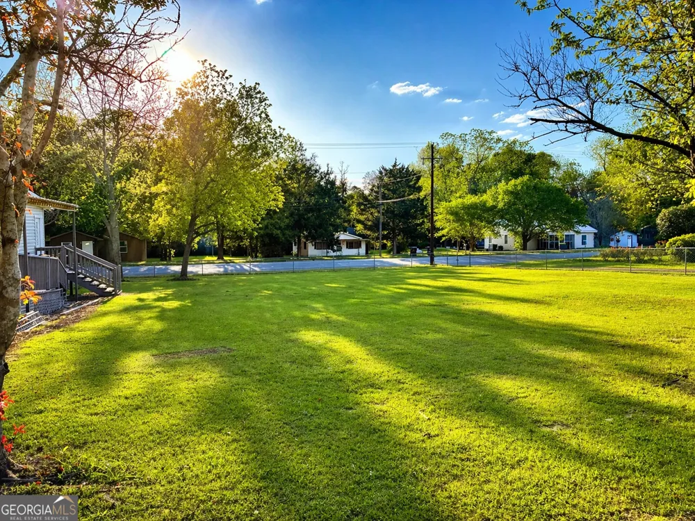 21 6th AVE Rochelle, GA 31079