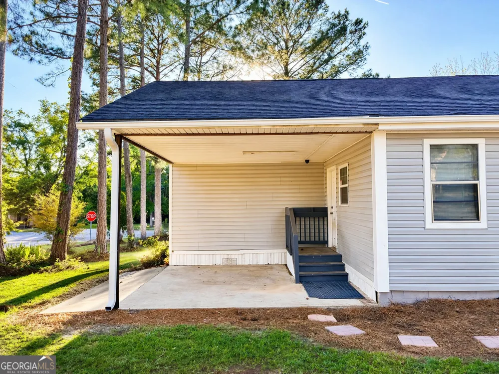 21 6th AVE Rochelle, GA 31079