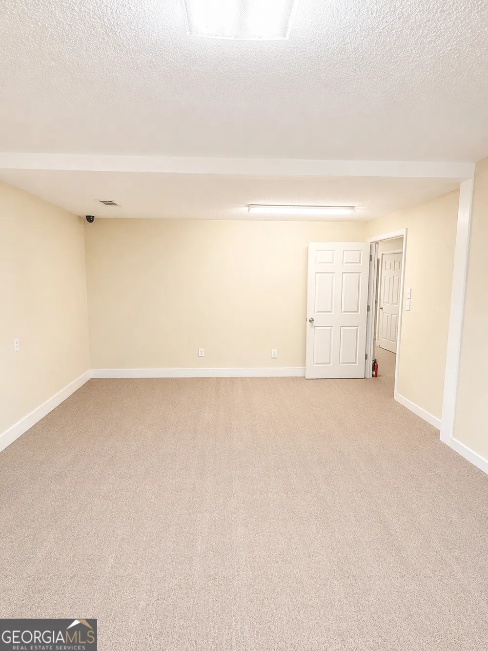 21 6th AVE Rochelle, GA 31079