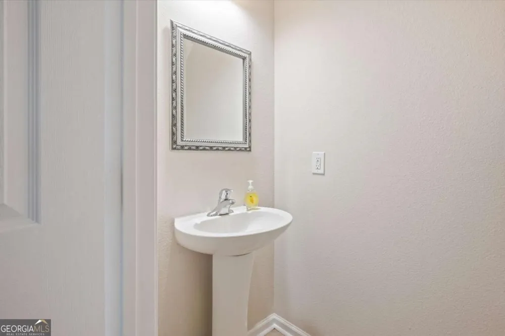 56 Travertine CIR Savannah, GA 31419