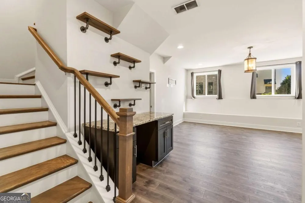 615 Fair View CIR Roswell, GA 30076