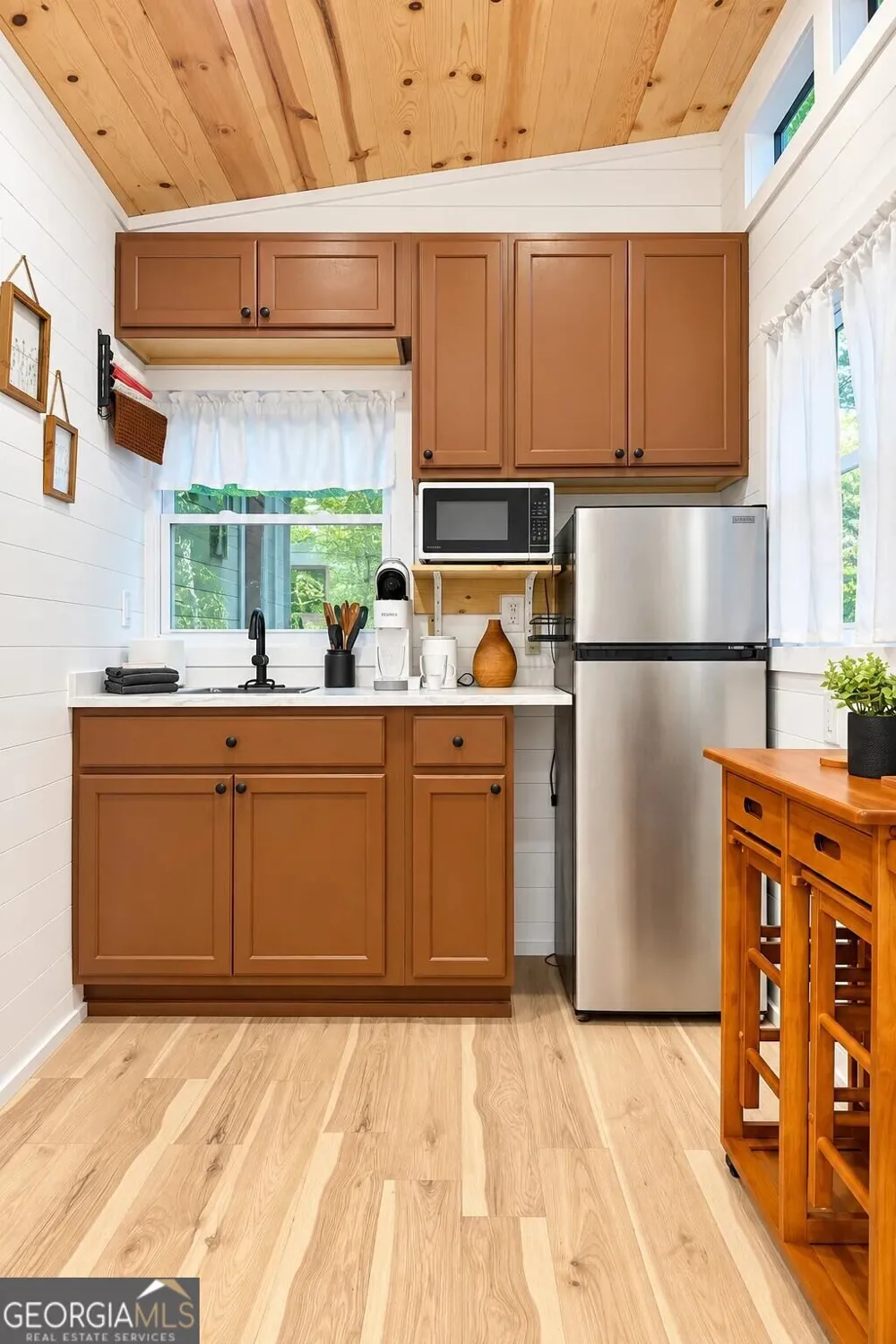 566 Sowers RD Blue Ridge, GA 30513