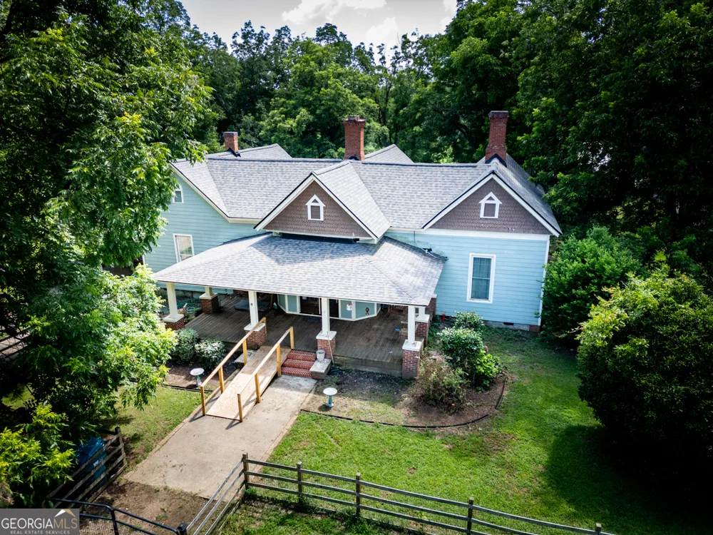 111 Banks ST Shady Dale, GA 31085