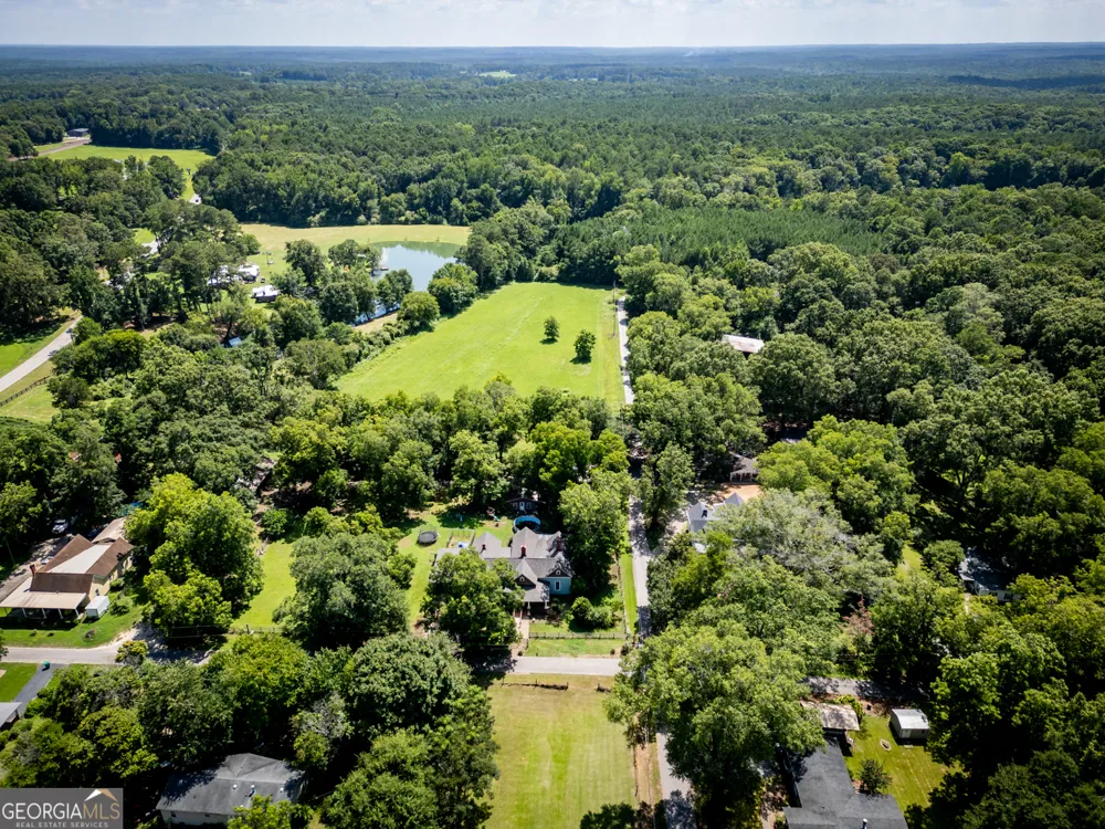 111 Banks ST Shady Dale, GA 31085