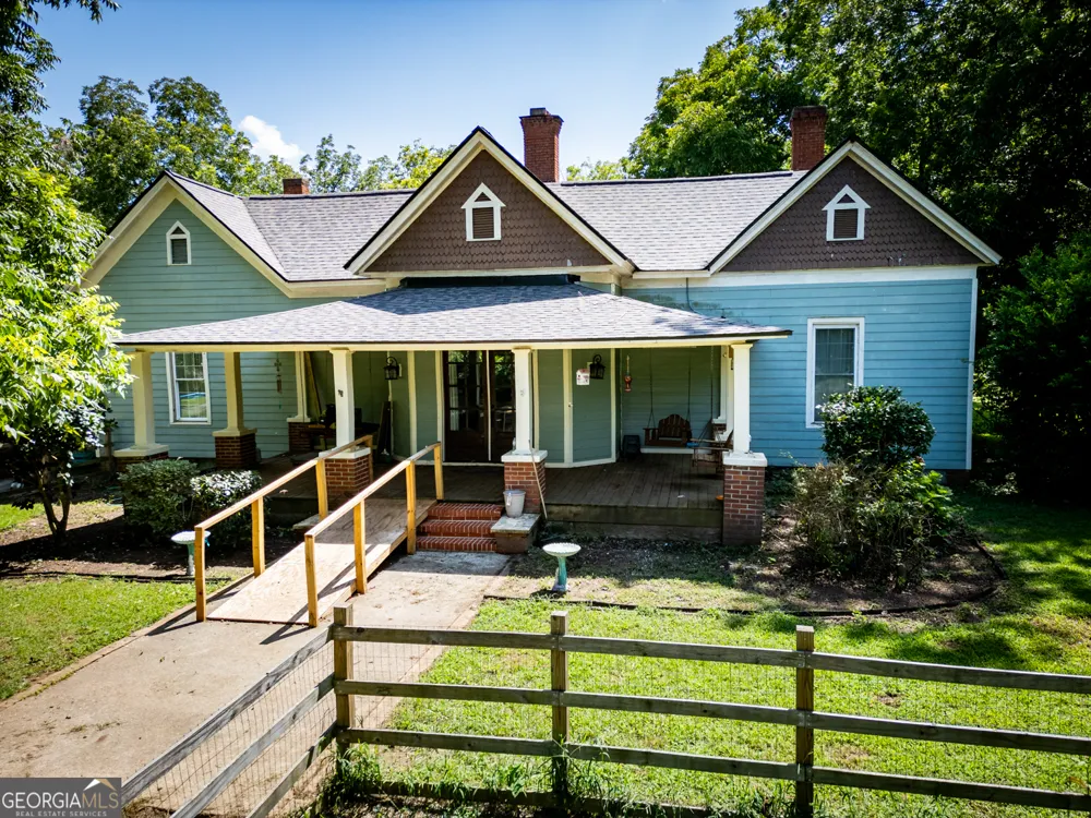 111 Banks ST Shady Dale, GA 31085
