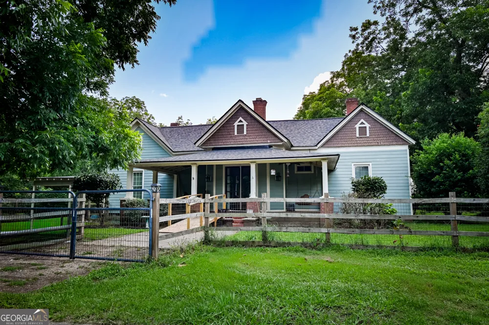 111 Banks ST Shady Dale, GA 31085