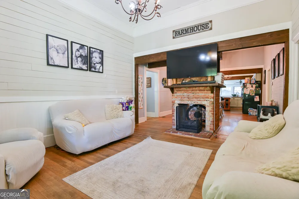 111 Banks ST Shady Dale, GA 31085