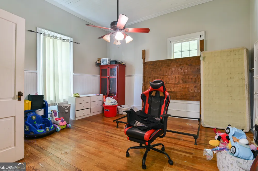 111 Banks ST Shady Dale, GA 31085