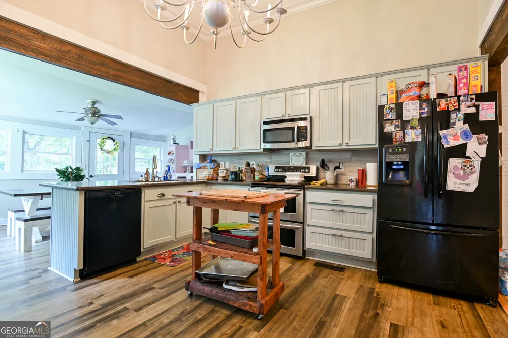 111 Banks ST Shady Dale, GA 31085