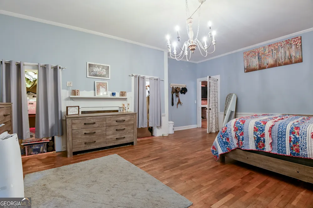 111 Banks ST Shady Dale, GA 31085