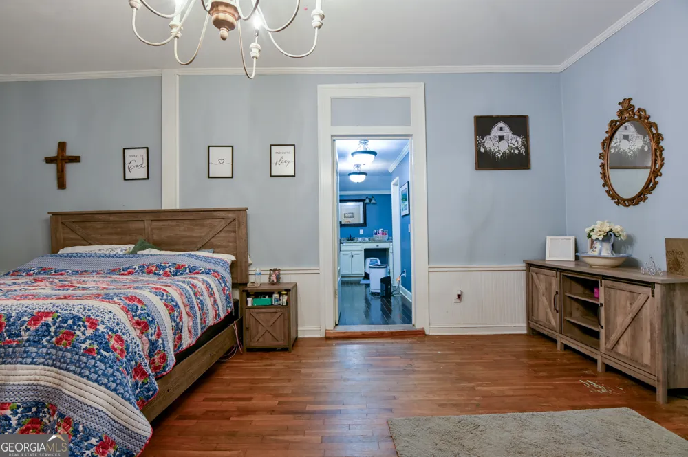 111 Banks ST Shady Dale, GA 31085