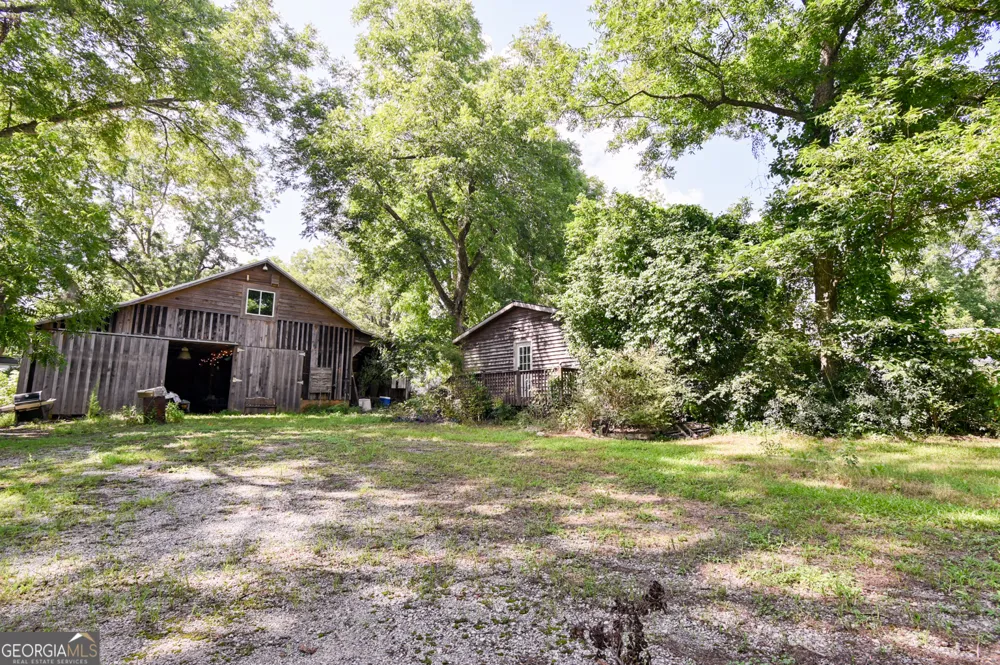 111 Banks ST Shady Dale, GA 31085