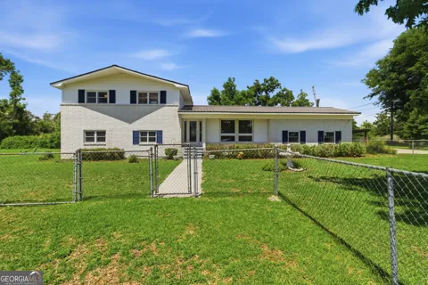 27 Park LN