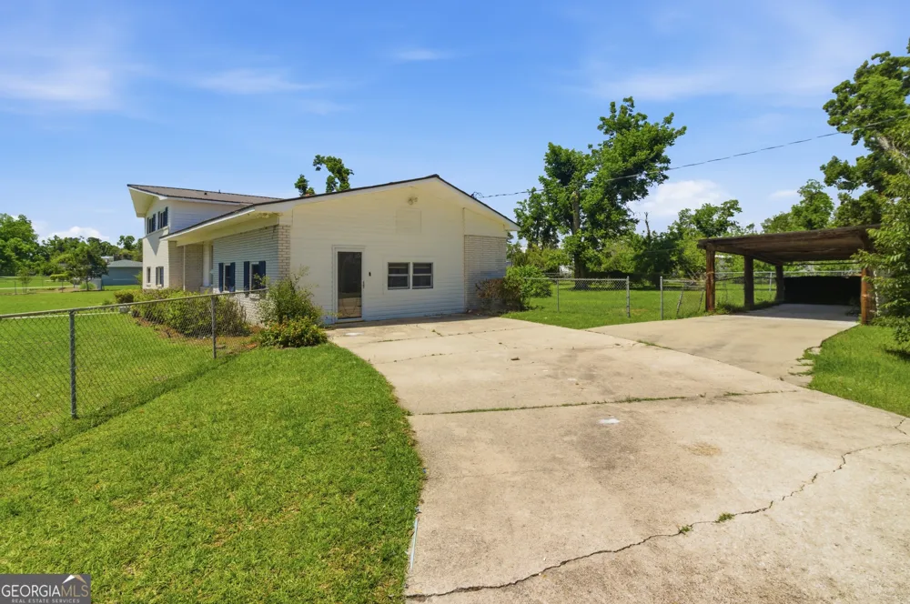 27 Park LN Hazlehurst, GA 31539