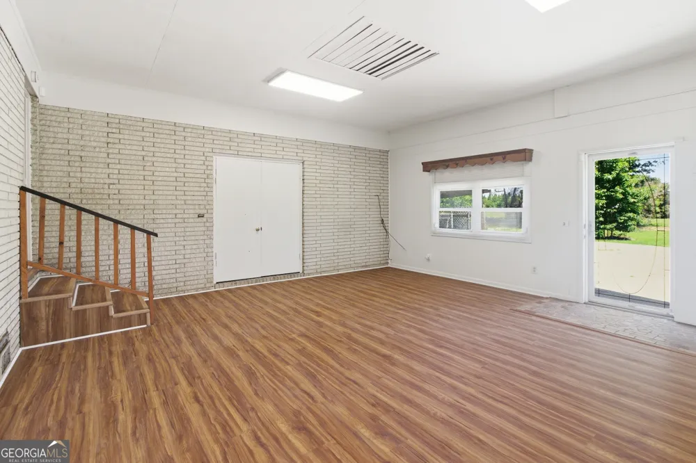 27 Park LN Hazlehurst, GA 31539