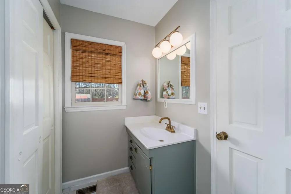 403 Rose LN Douglas, GA 31533