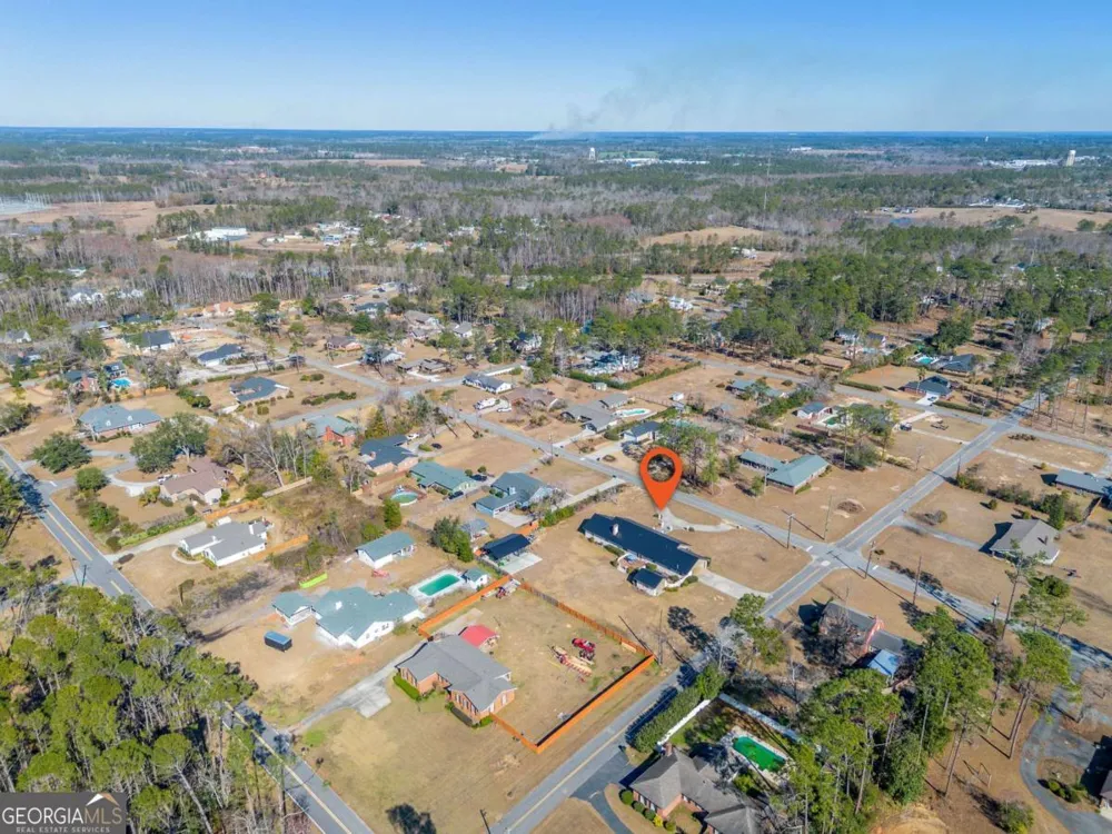 403 Rose LN Douglas, GA 31533