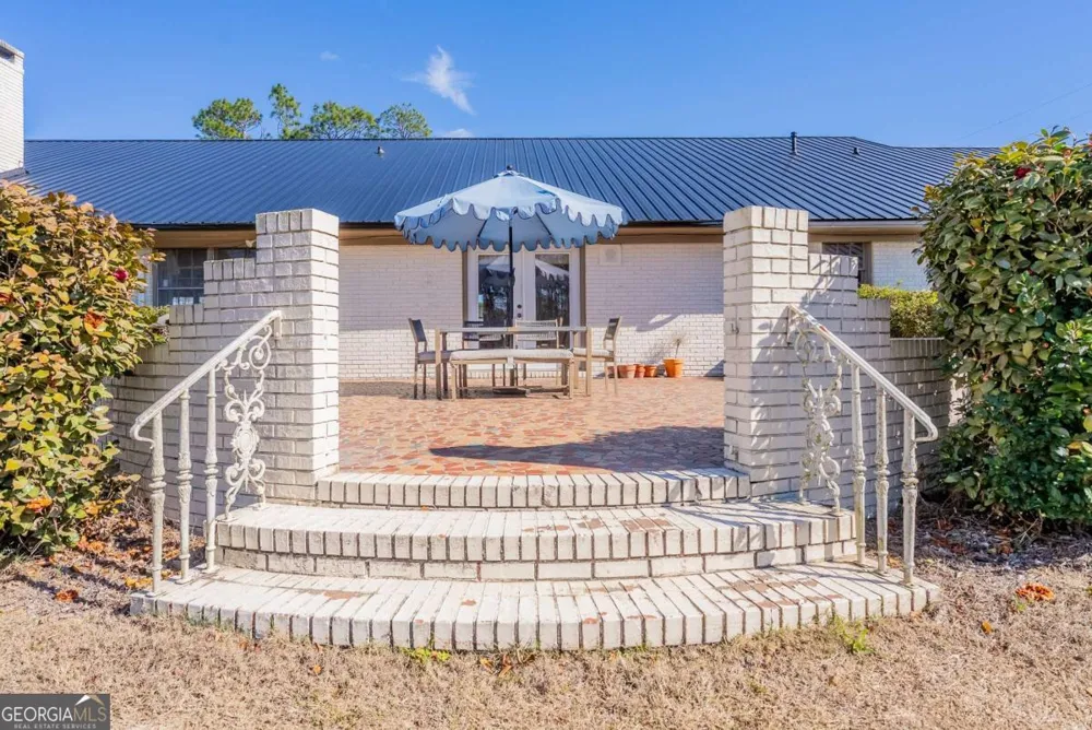 403 Rose LN Douglas, GA 31533