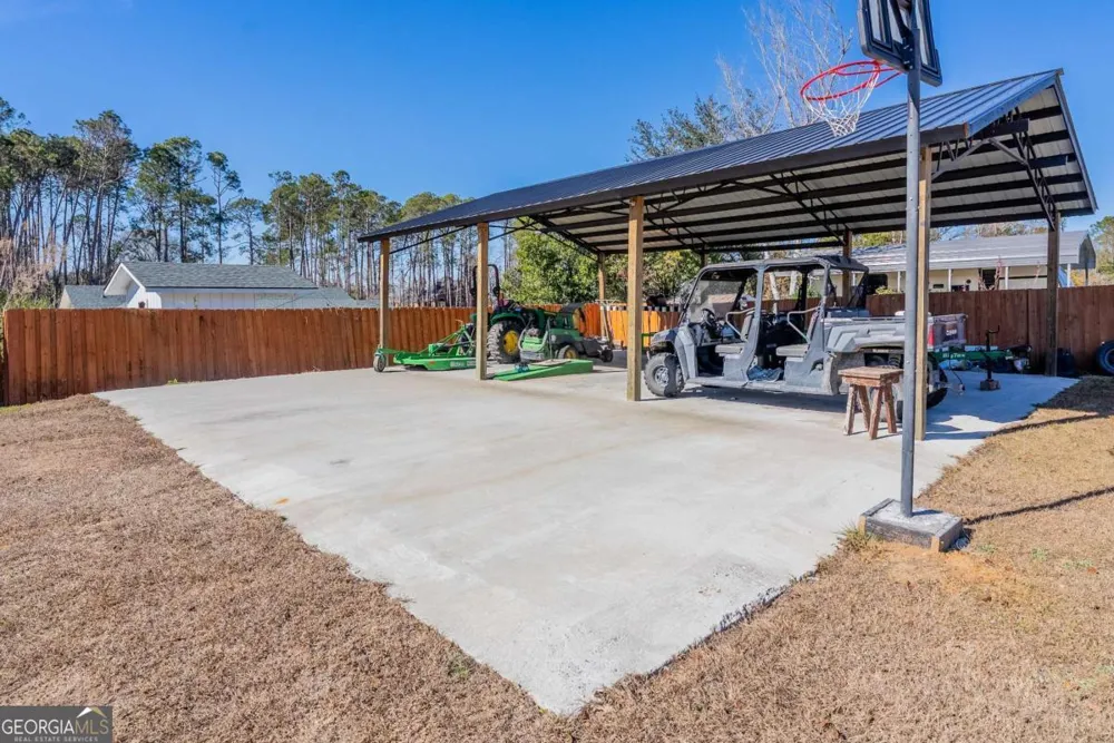 403 Rose LN Douglas, GA 31533