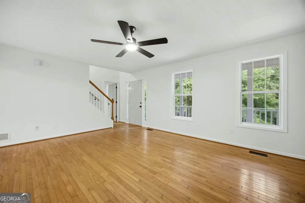 130 Hawkins Farm LN Ball Ground, GA 30107