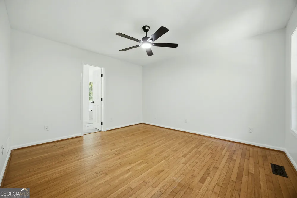 130 Hawkins Farm LN Ball Ground, GA 30107