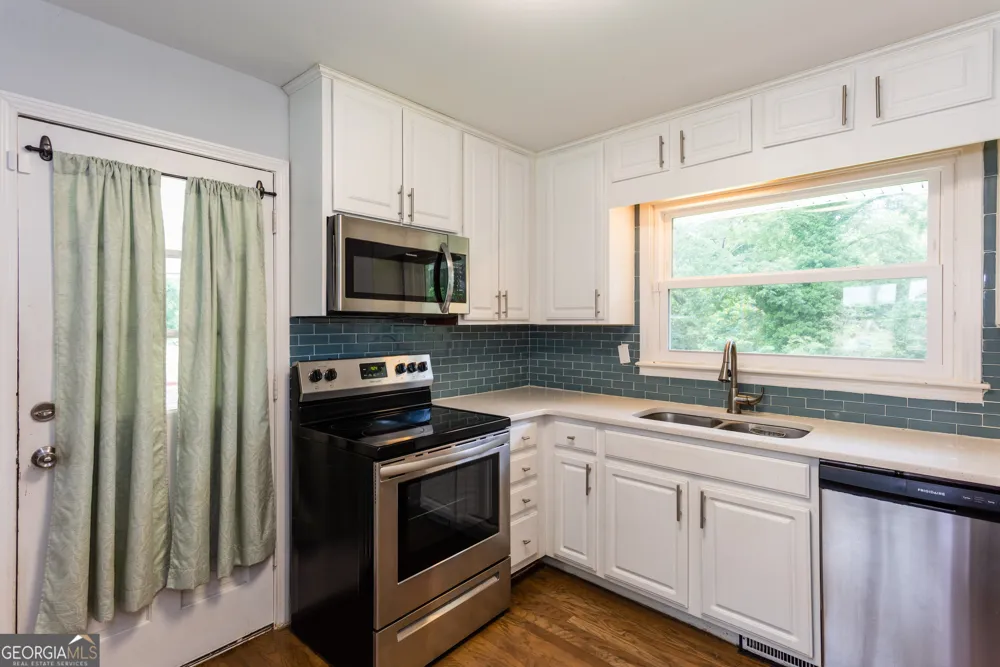 2752 Arrowood DR East Point, GA 30344