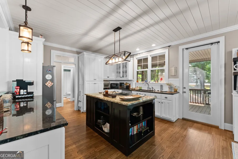 746 Plum LN Clarkesville, GA 30523