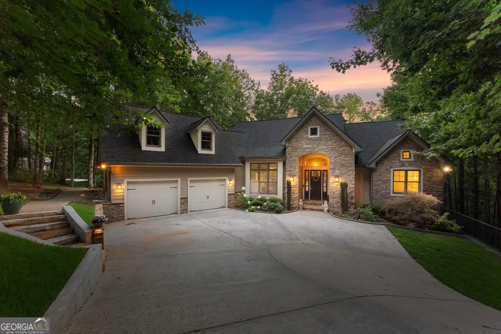 746 Plum LN Clarkesville, GA 30523