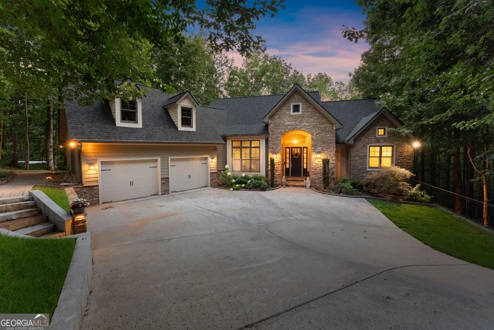746 Plum LN Clarkesville, GA 30523