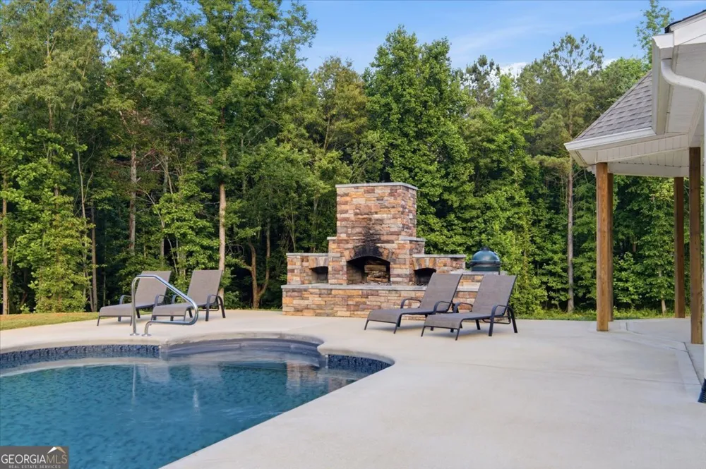 1950 Mountain View RD Buchanan, GA 30113