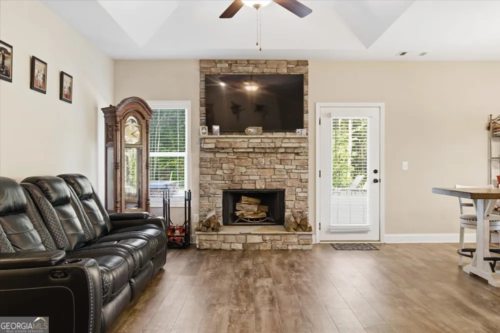 1950 Mountain View RD Buchanan, GA 30113