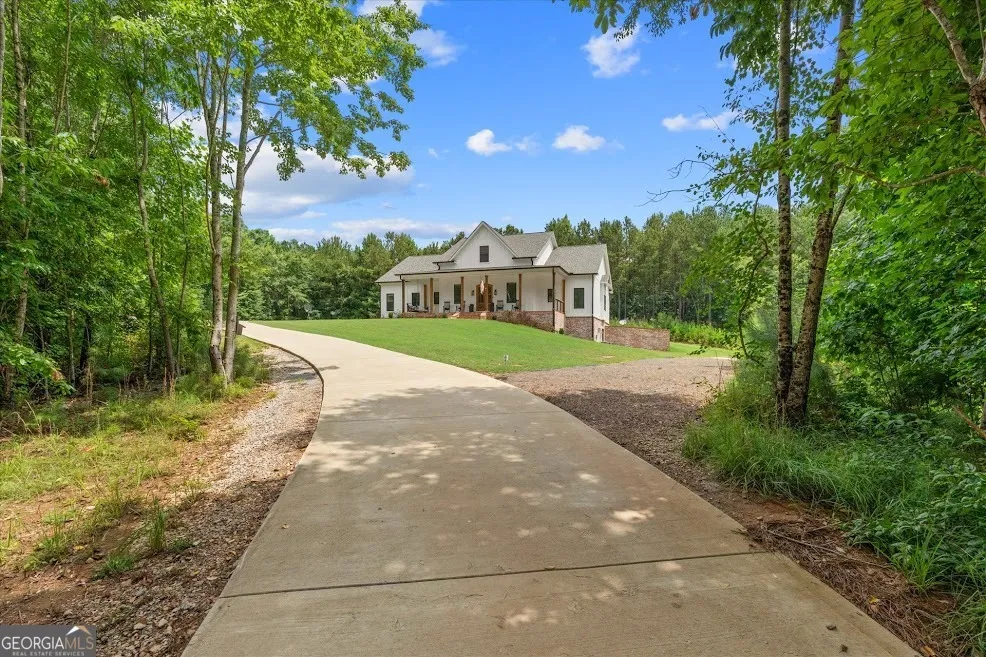 988 Boozer RD Heflin, AL 36264