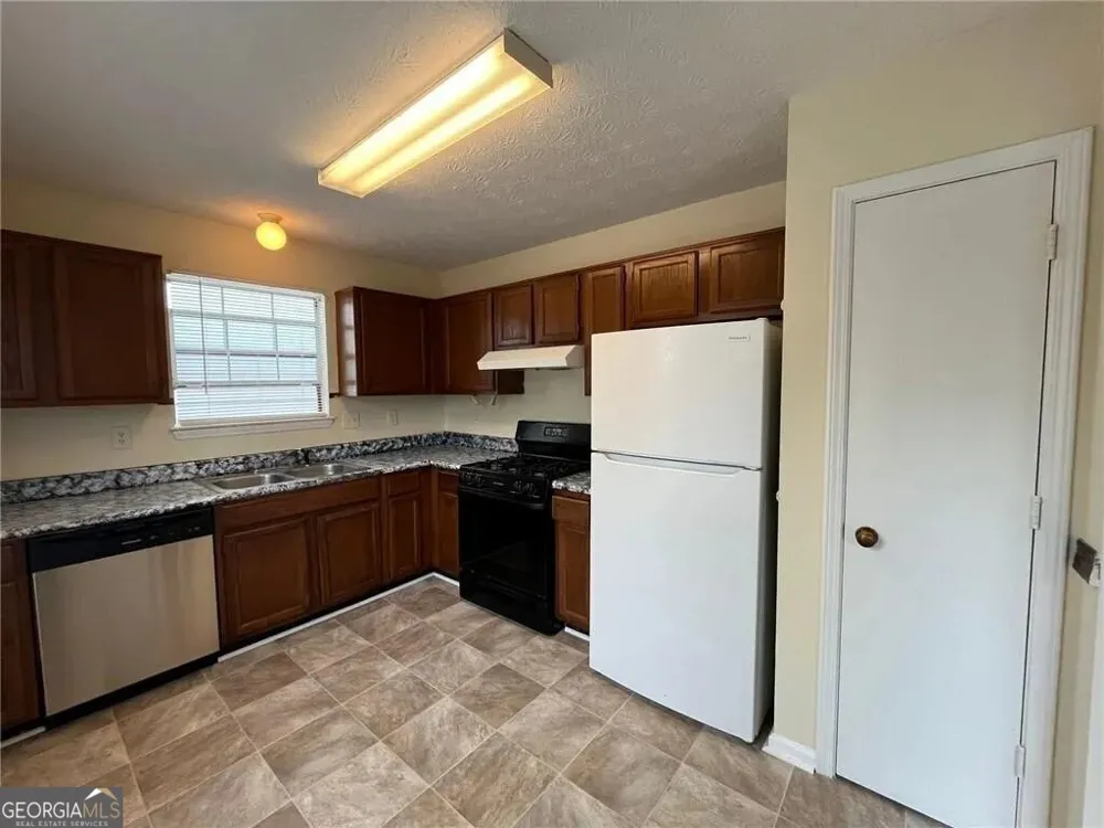 1183 Red Oak CV Tucker, GA 30084