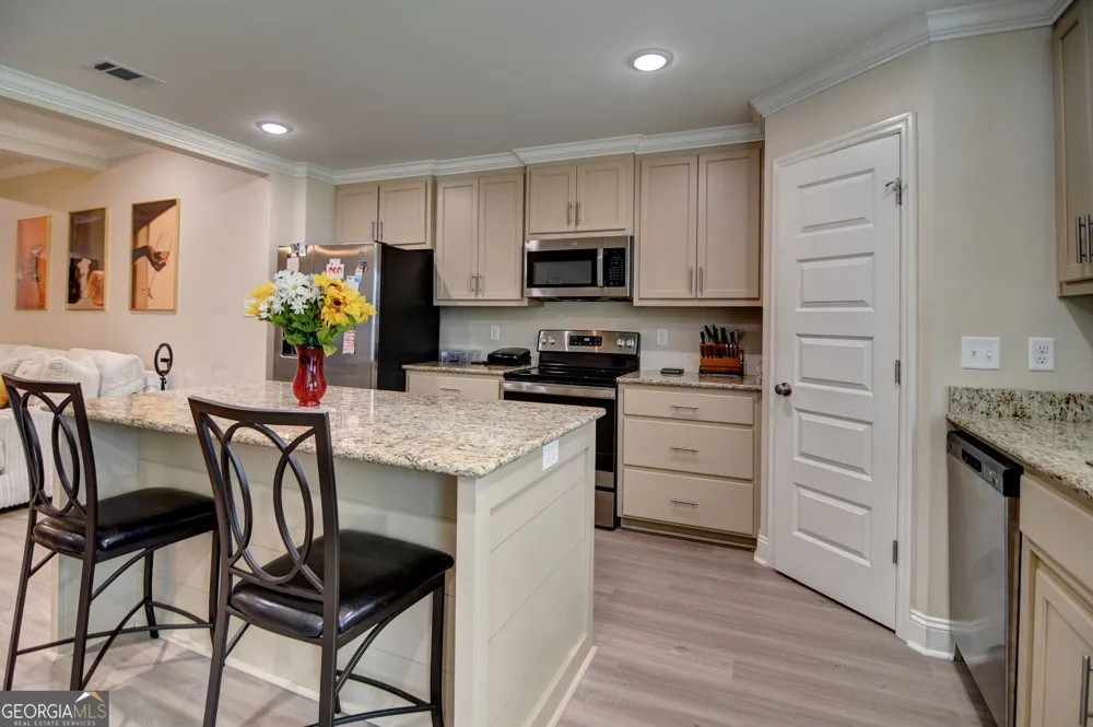 2048 Meadow Cove DR Valdosta, GA 31605