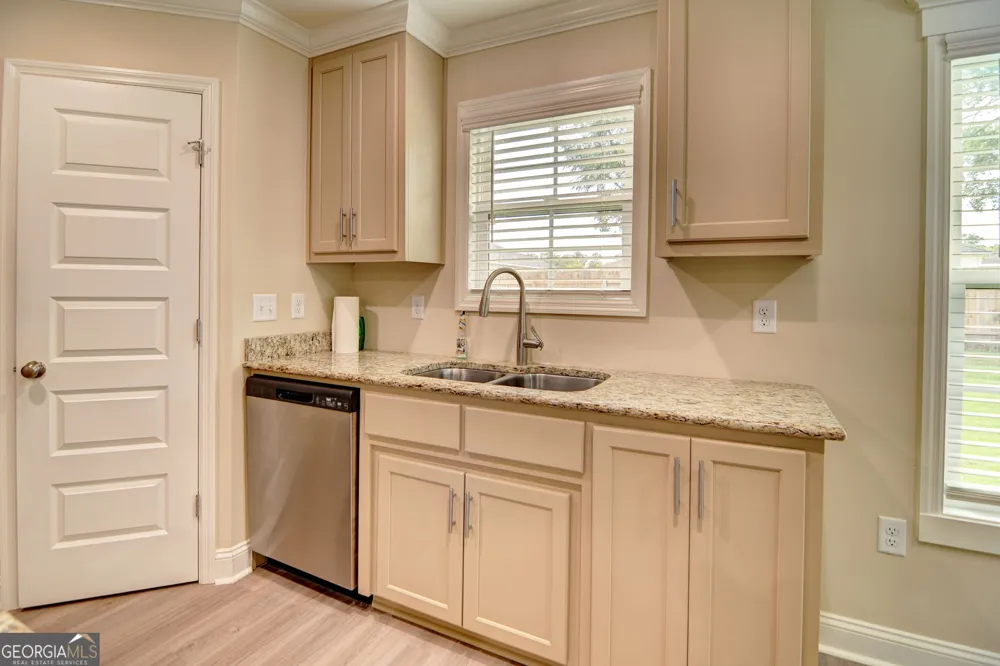 2048 Meadow Cove DR Valdosta, GA 31605