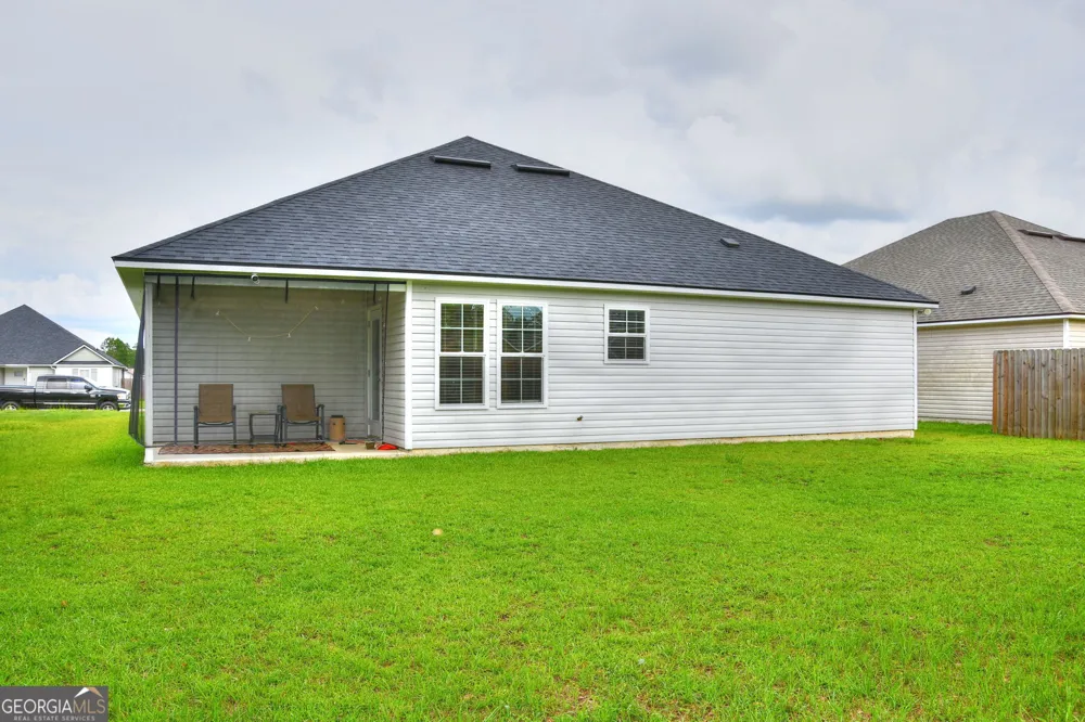 2048 Meadow Cove DR Valdosta, GA 31605