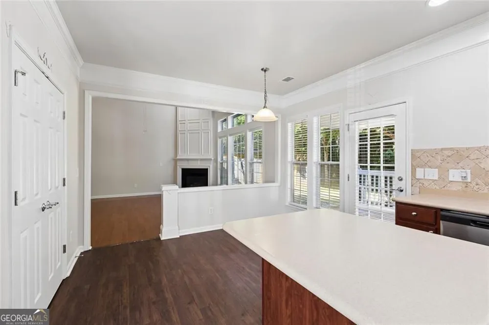 615 Syemore PASS Canton, GA 30115
