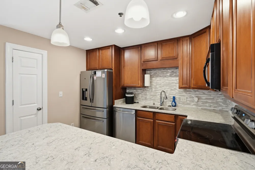 91 Screven ST Darien, GA 31305