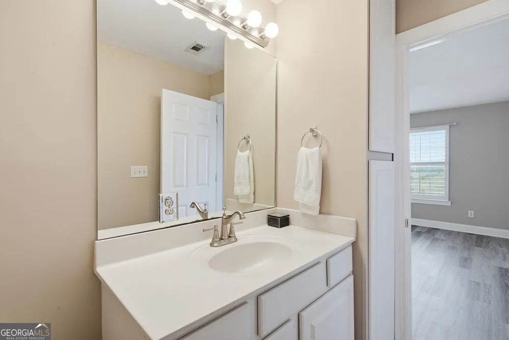 91 Screven ST Darien, GA 31305