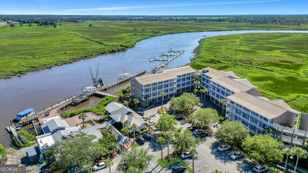 91 Screven ST Darien, GA 31305