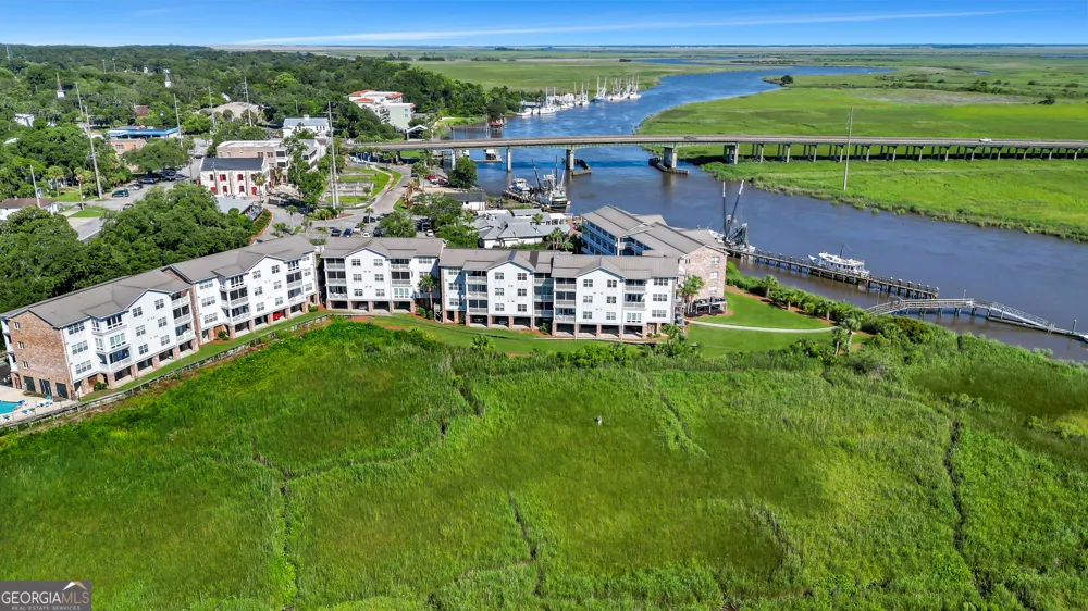 91 Screven ST Darien, GA 31305
