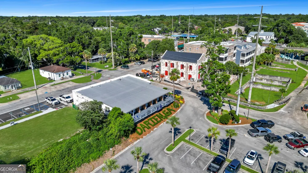 91 Screven ST Darien, GA 31305