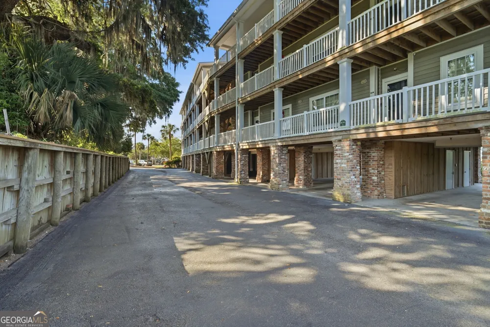 91 Screven ST Darien, GA 31305