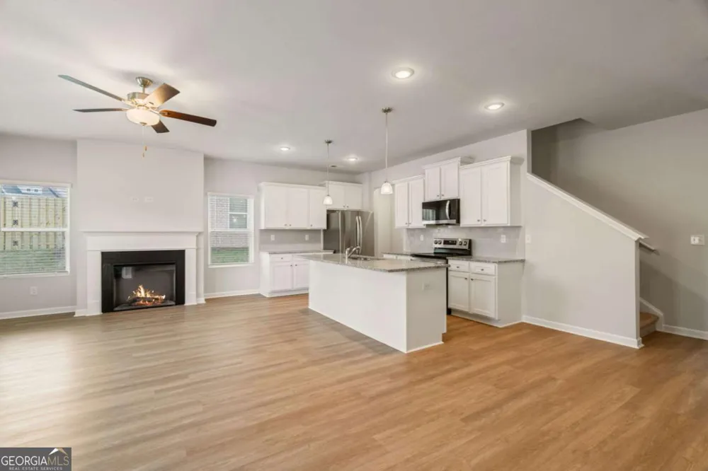 2568 Swan Lake DR Grayson, GA 30017
