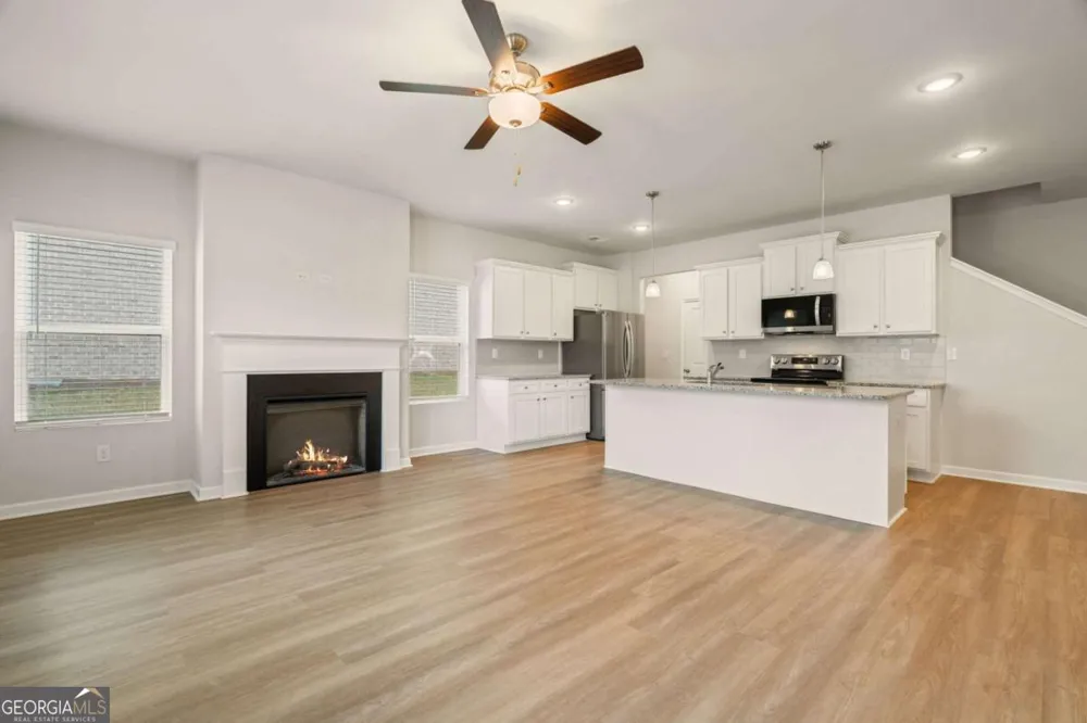 2568 Swan Lake DR Grayson, GA 30017